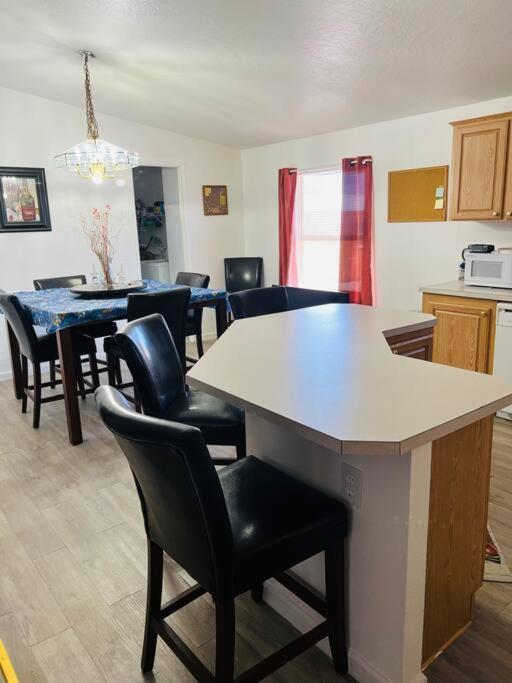 Death Valley/Prairiefire 3Bd/2Ba Home W/ Kitchen 帕伦普 外观 照片
