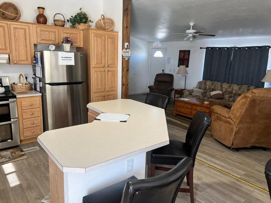 Death Valley/Prairiefire 3Bd/2Ba Home W/ Kitchen 帕伦普 外观 照片